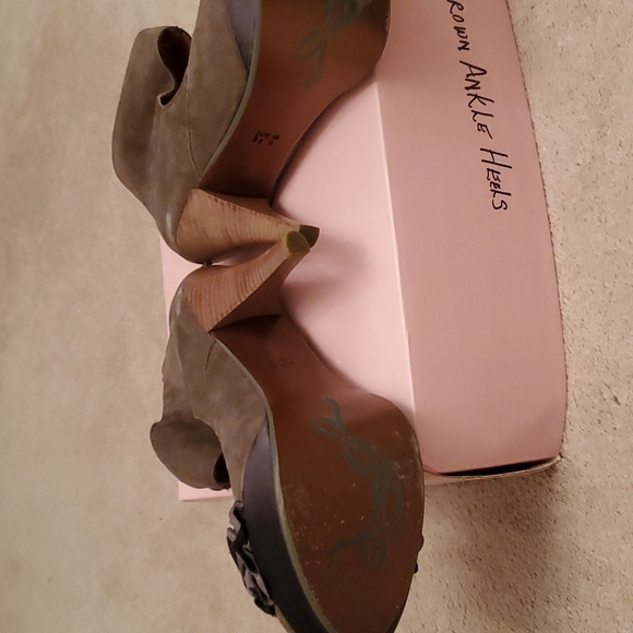 Two Pairs of Gray Color & Dark Brown Suede Poetic License Heels - Picture 2 of 12